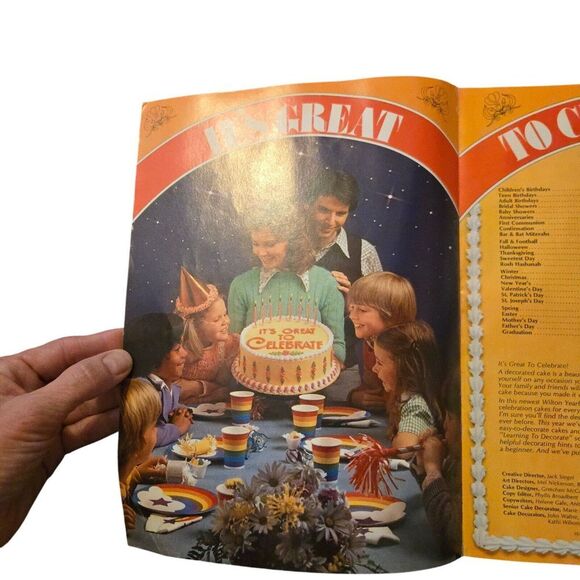 Vintage Wilton Yearbook 1979 Cake Decorating Magazine Birthday Wedding Baking - Picture 4 of 5